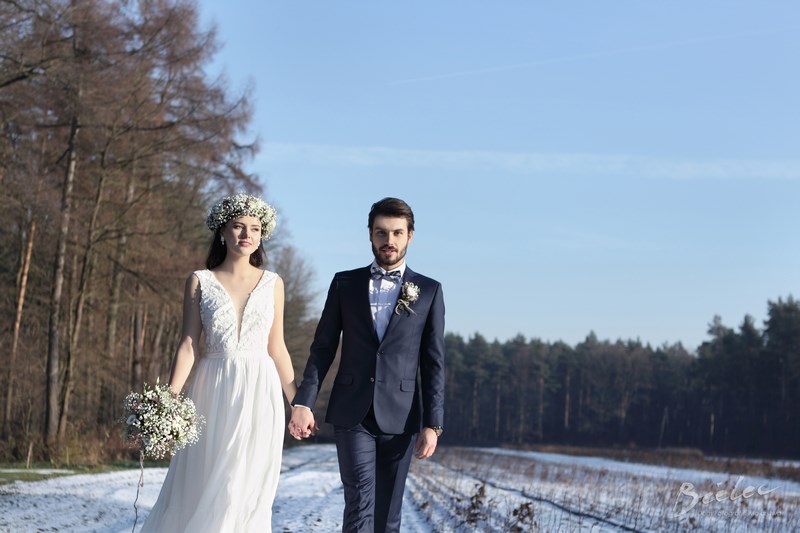 sesja ślubna w śniegu, ślub w plenerze, winter wedding