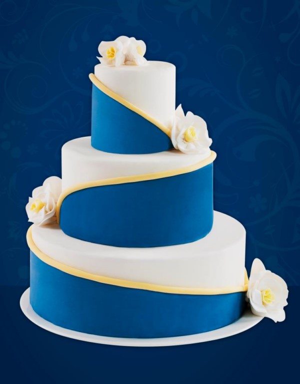 niebieski tort ślubny