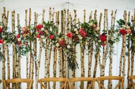 Trendy ślubne – rustykalne dekoracje weselne z brzozy