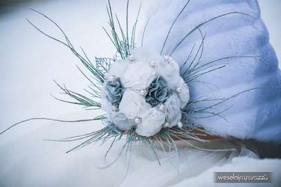 Zimowy bukiet ślubny - inspiracje dla Panny Młodej