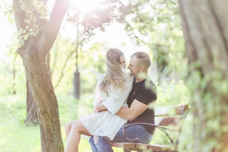 sesja narzeczeńska zdjęcia narzeczeńskie sesja zdjęciowa zaręczynowa zaręczyny narzeczeni ślub wesele zdjęcia fotografia narzeczeńska fotografia ślubna Kasia Furman FotograFKasia