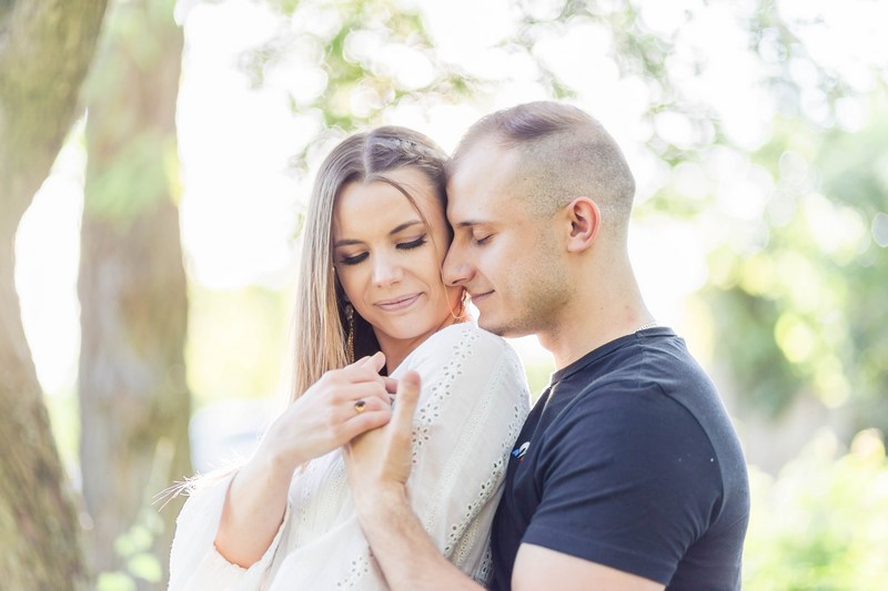 sesja narzeczeńska zdjęcia narzeczeńskie sesja zdjęciowa zaręczynowa zaręczyny narzeczeni ślub wesele zdjęcia fotografia narzeczeńska fotografia ślubna Kasia Furman FotograFKasia