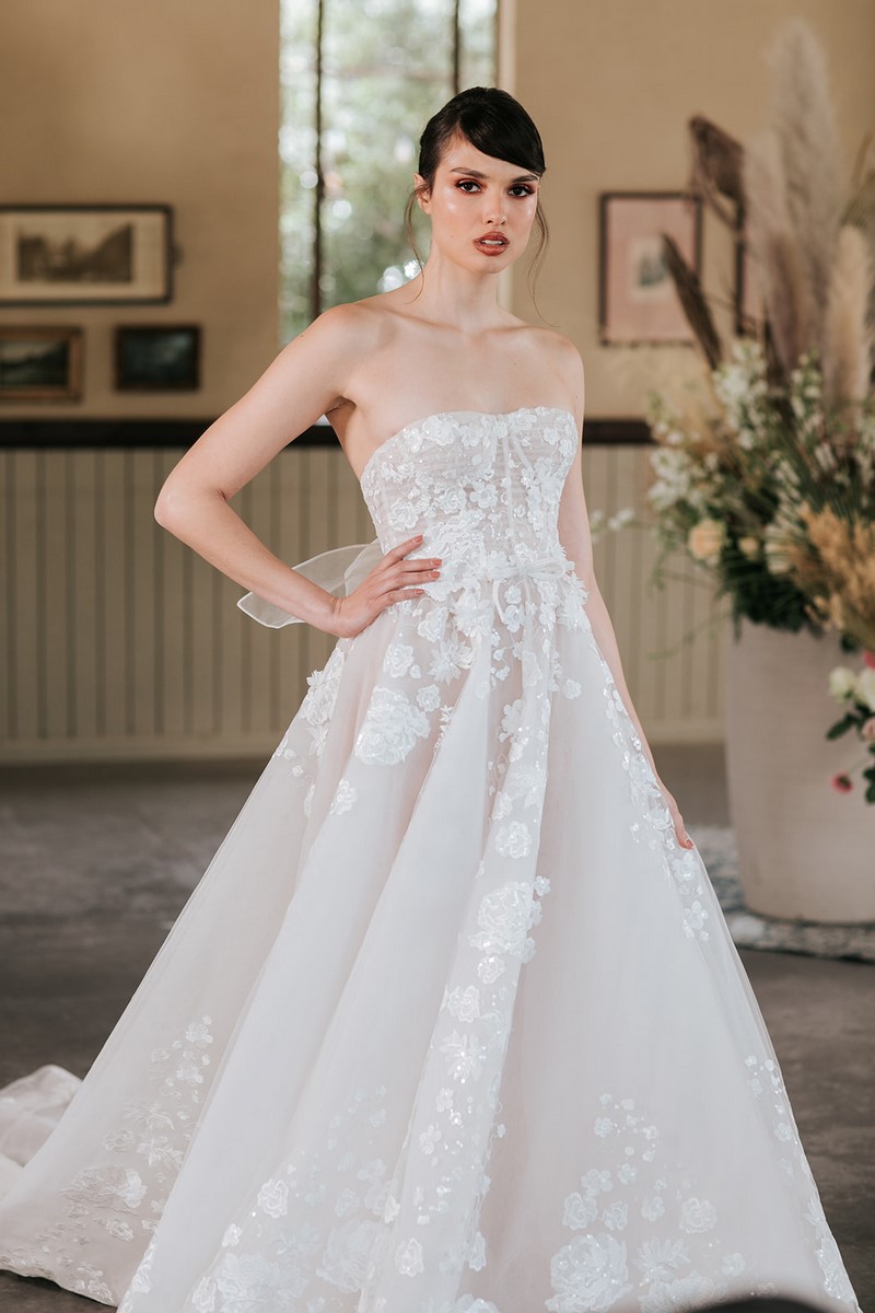 ślub wesele suknia ślubna Panna Młoda BERTA Bridal S/S2022 kolekcja ślubna Berta Bridal 2022 inspiracje porady 