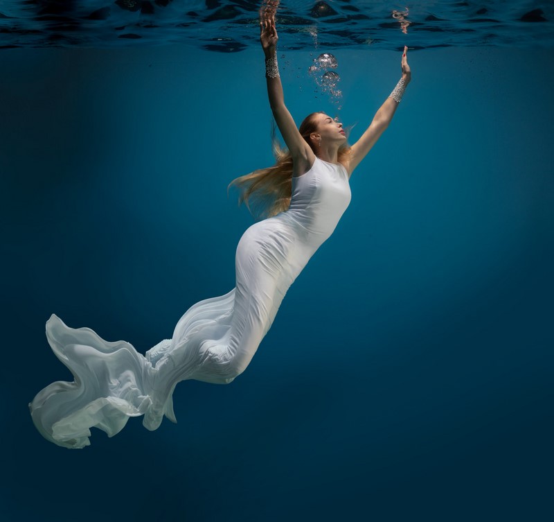 suknia ślubna ekologiczna suknia ślubna z recyklingu suknia ślubna eko Ocean Przyszłości Karolina Seeger