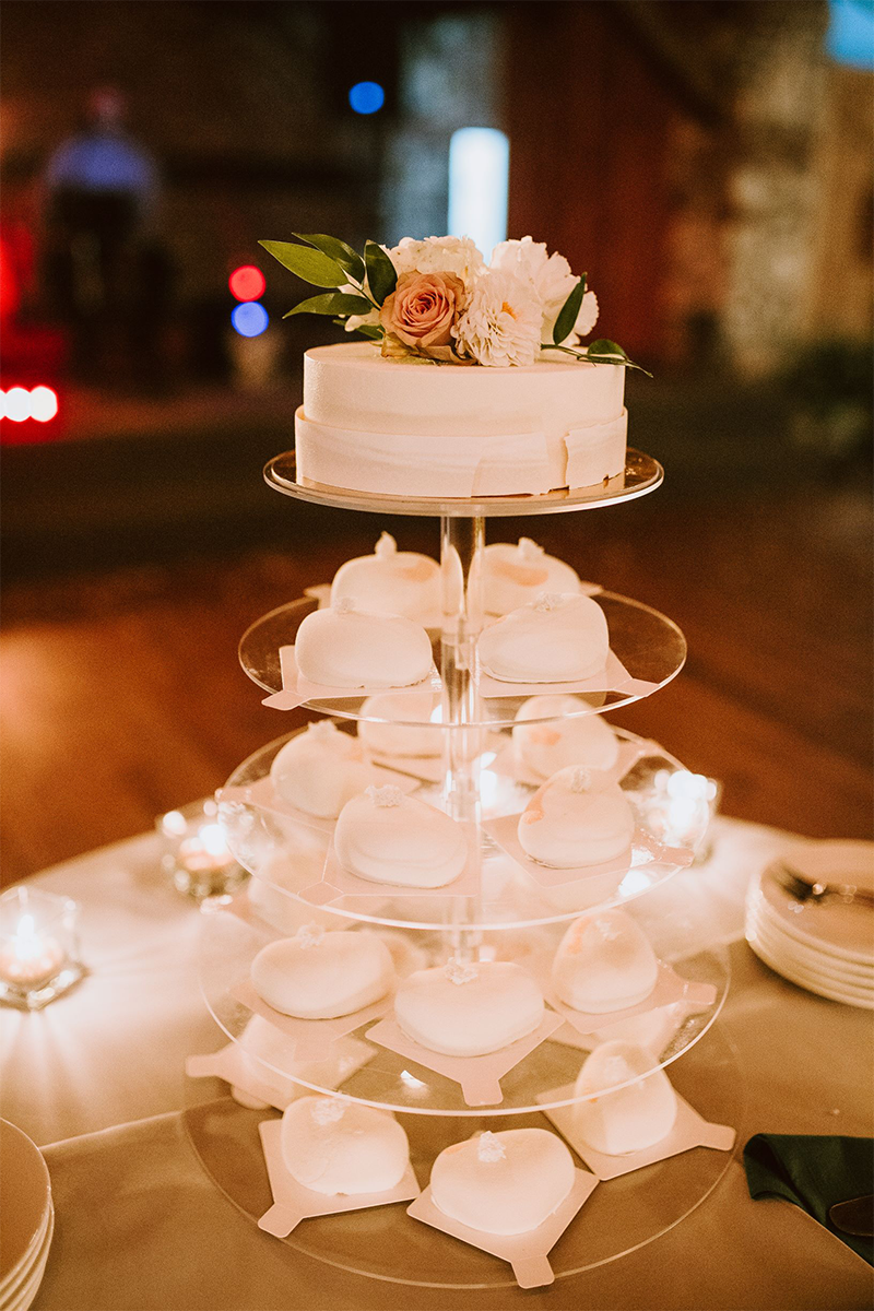 Pracownia Cukiernicza Assiette  tort weselny torty weselne torty które zachwycają inspiracje tortowe 2021 ślub 2021 trendy w tortach 2021 