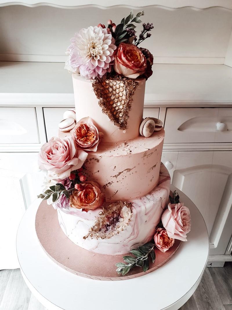 Blueberry Cakery  tort weselny torty weselne torty które zachwycają inspiracje tortowe 2021 ślub 2021 trendy w tortach 2021 