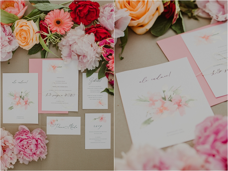 zaproszenia ślubne akwarela, piwonie na zaproszenia ślubnyc, różowe kwiaty