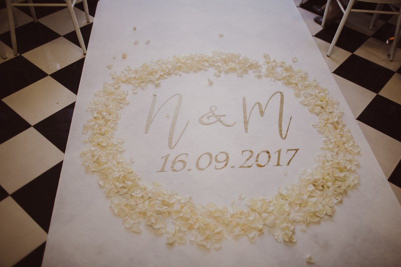 dywan inicjały naklejka personalizacja ślub wesele kościół ceremonia ślubu