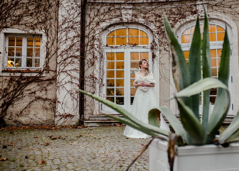 ślub wesele sesja ślubna Galiny Pałac folwark inspiracje ślubne suknia ślubna etola ślubna  makijaż ślubny porady 
