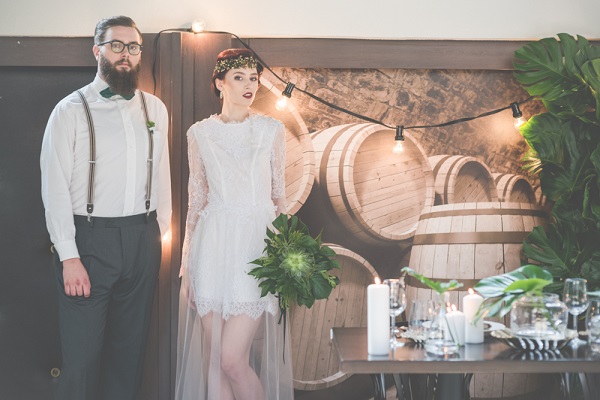 sukienka ślubna, bukiet ślubny, dekoracja stołu