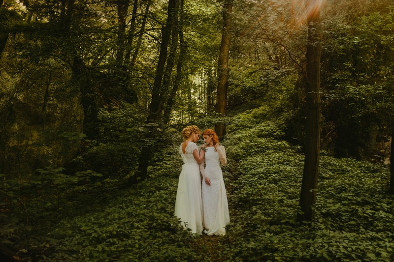 lesne zdjecia, zdjecia w lesie, sesja slubna, panny mlode, wedding lookbook, bajkowa sesja, fairytail, lesne nimfy, ophelia, 