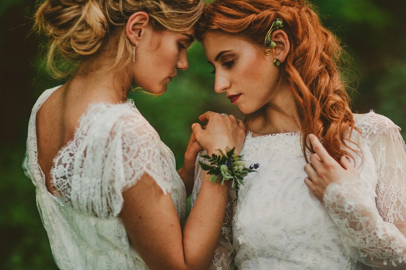 lesne zdjecia, zdjecia w lesie, sesja slubna, panny mlode, wedding lookbook, bajkowa sesja, fairytail, lesne nimfy, ophelia, 