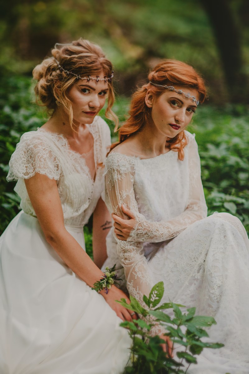 lesne zdjecia, zdjecia w lesie, sesja slubna, panny mlode, wedding lookbook, bajkowa sesja, fairytail, lesne nimfy, ophelia, 