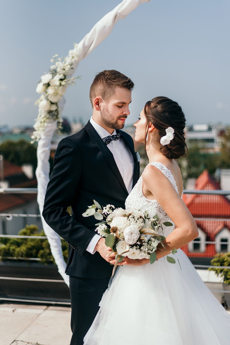 garnitur ślubny suknia ślubna dekoracje ślubne