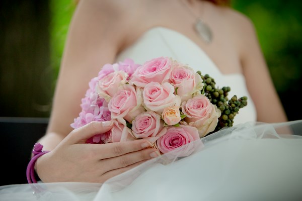 bukiety ślubne z róży, różowy bukiet ślubny z róż