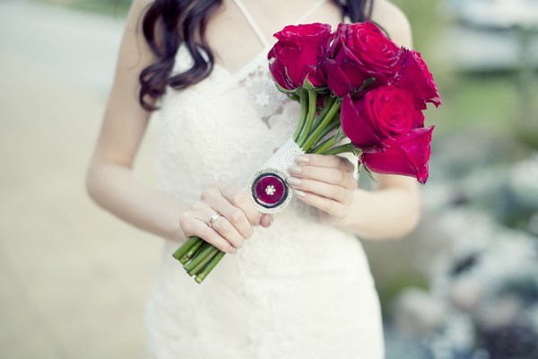 bukiety ślubne z róży, czerwony bukiet ślubny z róż
