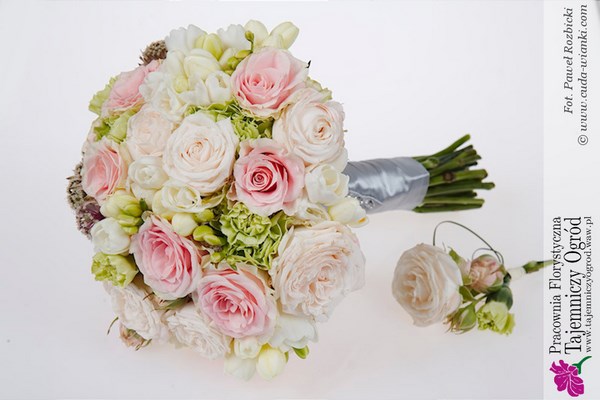 bukiety ślubne z róży, biało-różowy bukiet ślubny z róż