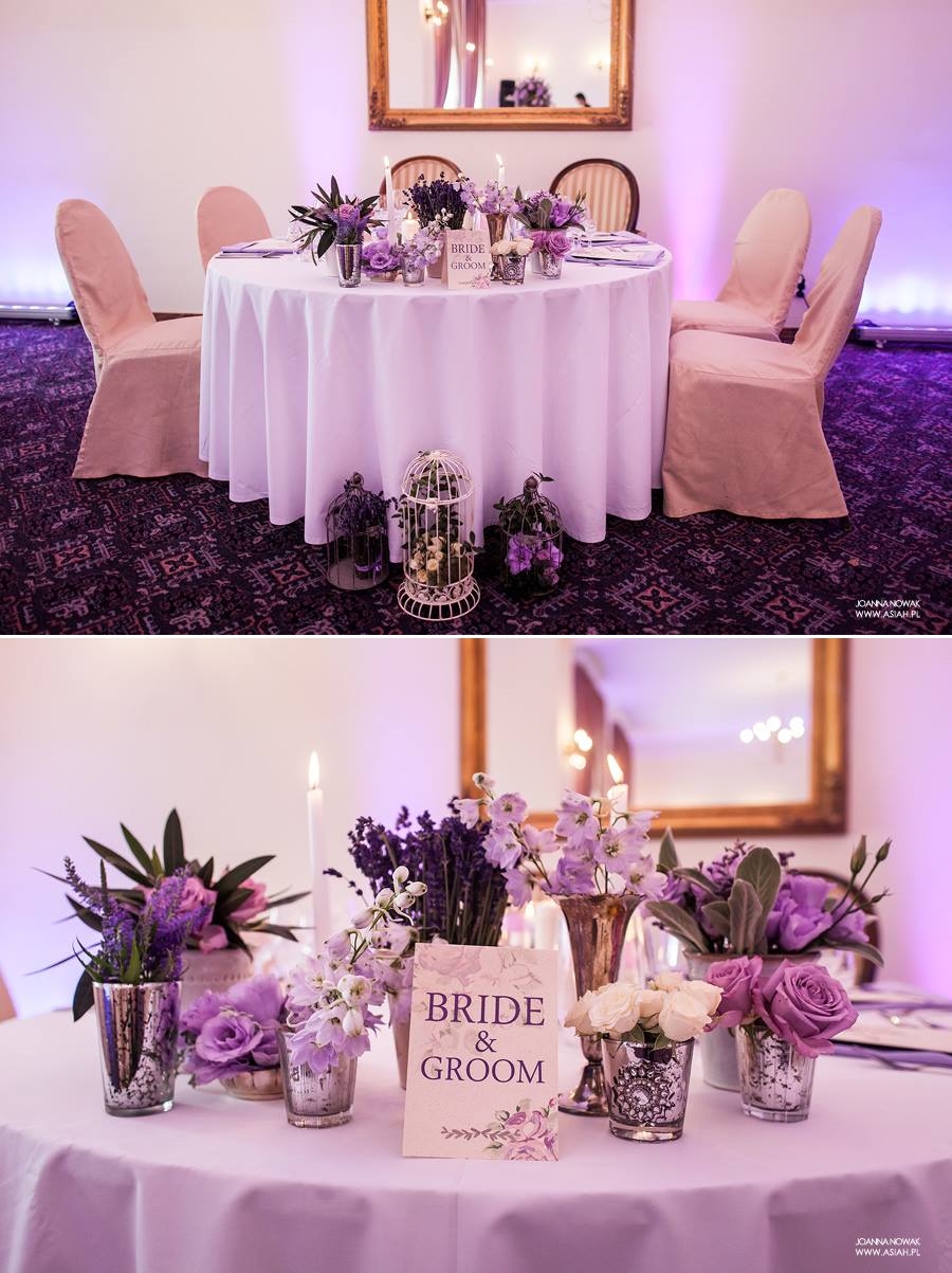 fioletowe dekoracje stołu weselnego