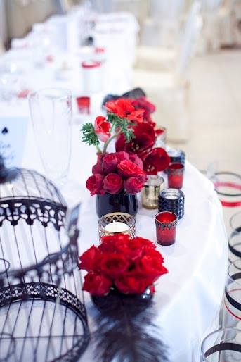 czarno czerwone dekoracje na ślub