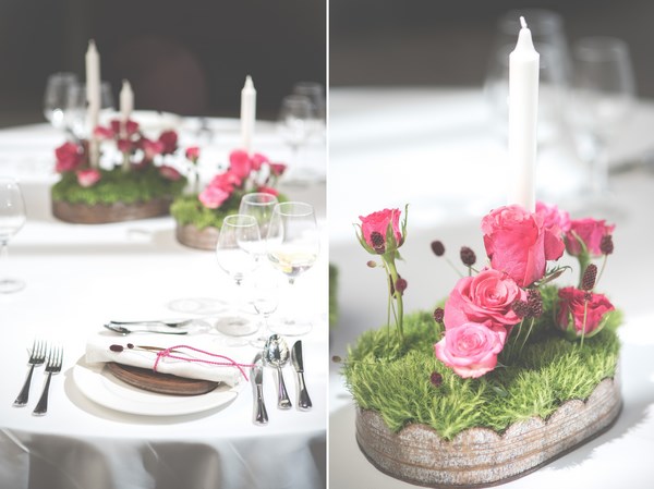 fuksjowe dekoracje ślubne, różowe kwiaty na stół, ślub i wesele w stylu vintage rustic, rustic vintage pink wedding decorations