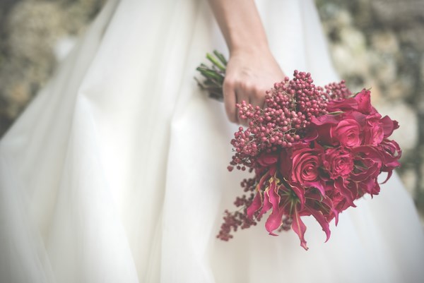 różowy fuksjowy bukiet ślubny, ślub i wesele w stylu glamour, pink wedding bouqet