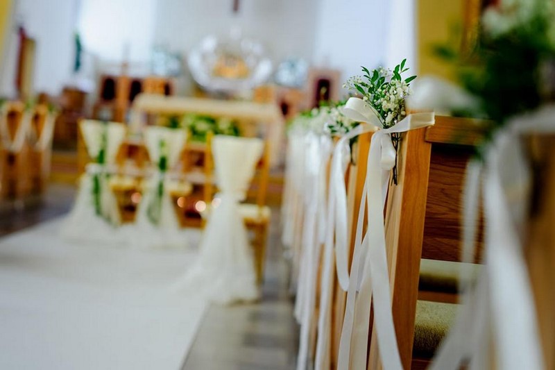 Lilacorio Iza Kasprzyk dekoracje kościoła florystyka ślubna inspiracje porady trendy 2020 ślub wesele kościelny ślub dekoracje kościoła 