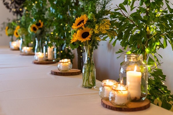 dekoracje ślubne ze słoneczników, leśne wesele