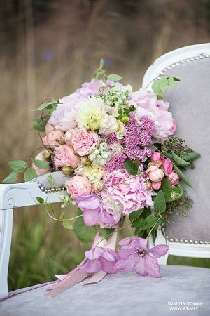 Różowy bukiet ślubny