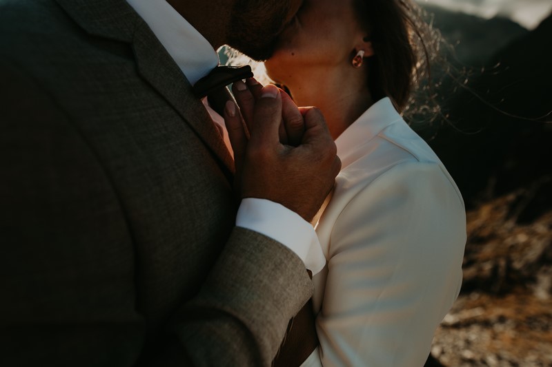 ślub wesele sesja ślubna sesja fotograficzna ślubna plenerowa sesja ślubna w górach w chmurach w szczytach gór w szczytach chmur inspiracje porady ANKA Robi Zdjęcia portal abcslubu.pl 