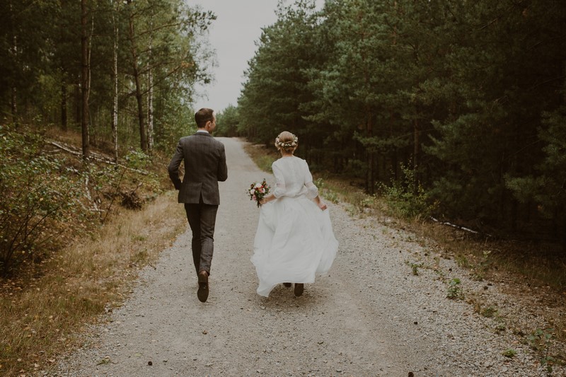 ślub wesele sesja poślubna plenerowa Anna Więcławska Fotografia fotograf kraków fotograf małopolska inspiracje panna młoda wianek boho pustynia błędowska pan młody 