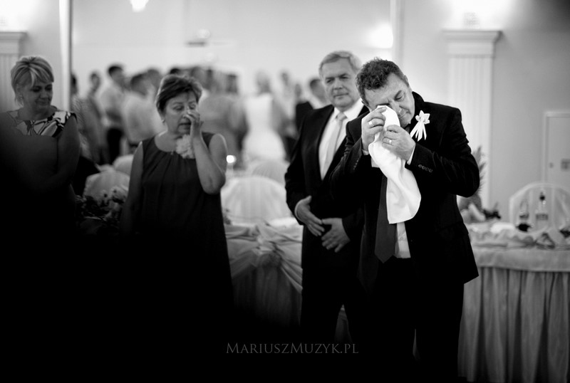 ślub wesele panna młoda pan młody suknia ślubna garnitur ślubny przyjęcie weselne fotografia ślubna fotograf na ślub fotograf na wesele Mariusz Muzyk Fotografia