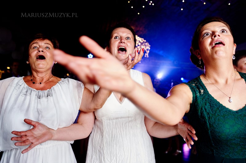 ślub wesele panna młoda pan młody suknia ślubna garnitur ślubny przyjęcie weselne fotografia ślubna fotograf na ślub fotograf na wesele Mariusz Muzyk Fotografia