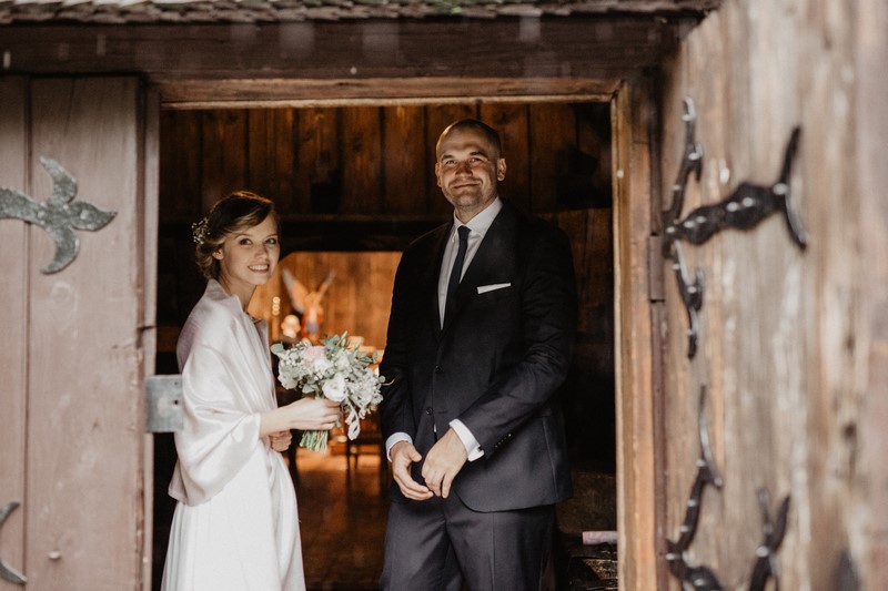 ślub wesele deszcz reportaż ślubny Perfect Love Wedding Photography Panna Młoda Pan Młody 