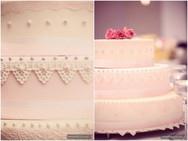 różowy tort weselny, różowy tort na ślub, róż różowy na ślub i wesele