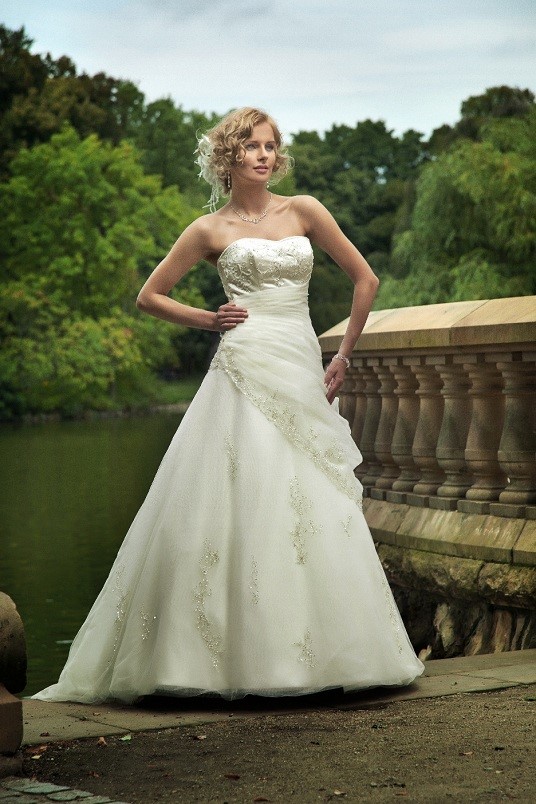 Suknia ślubna Annais Bridal, model Amarylis