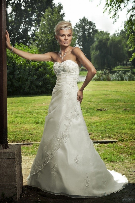 Suknia ślubna Annais Bridal, model Linda