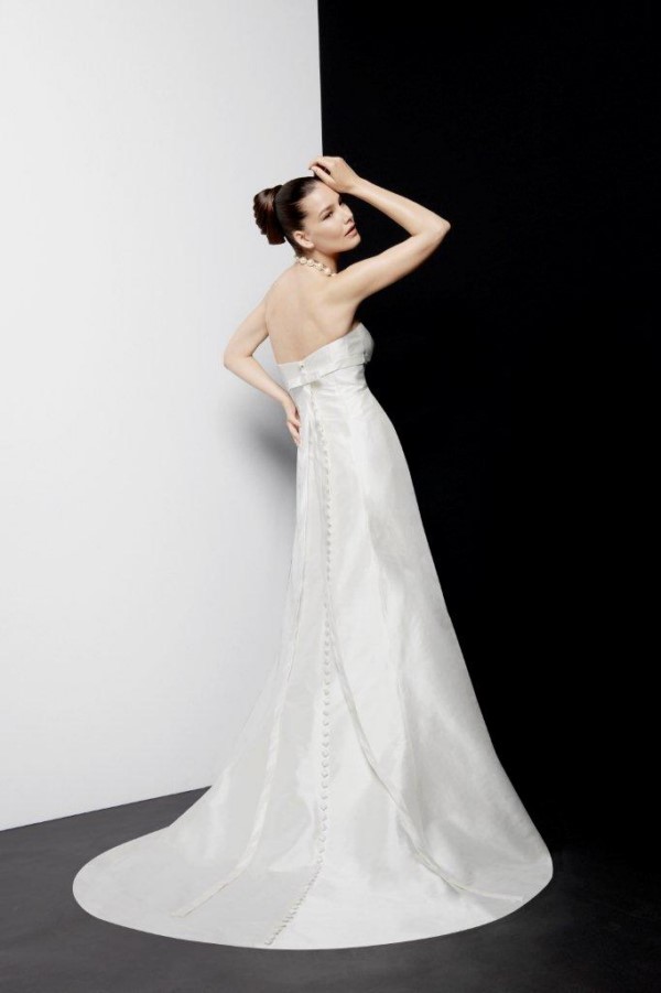 Suknia ślubna 2012, Pronuptia Paris, model: Noble