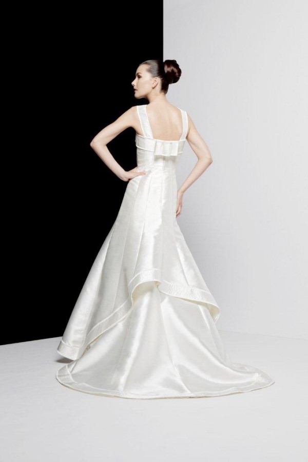 Suknia ślubna 2012, Pronuptia Paris, model: Pure