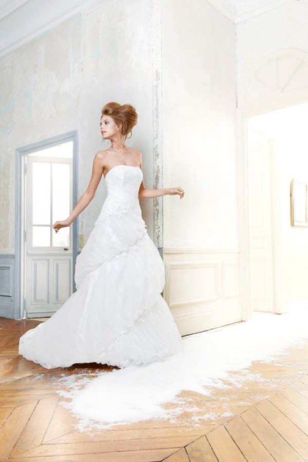 Suknia ślubna 2012, Pronuptia Paris, model Tourbillonante
