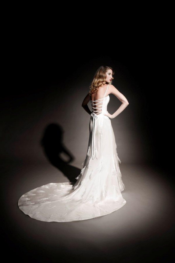 Suknia ślubna 2012, Pronuptia Paris, model Amour