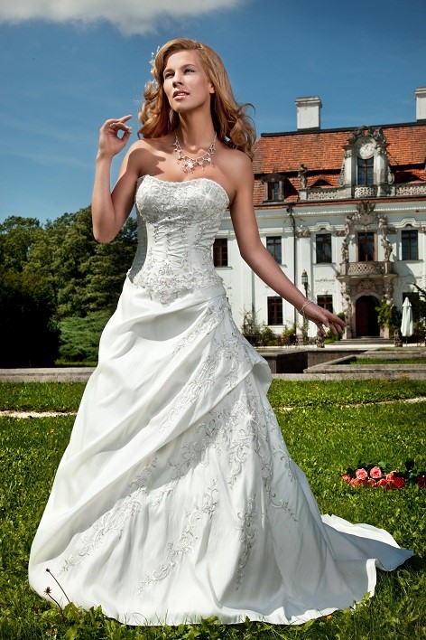 Suknia ślubna Annais Bridal, model Janet