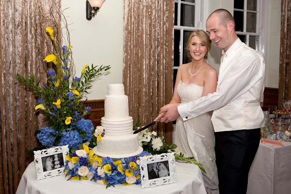 szafirowy ślub, ślub w odcieniach niebieskiego, tort ślubny