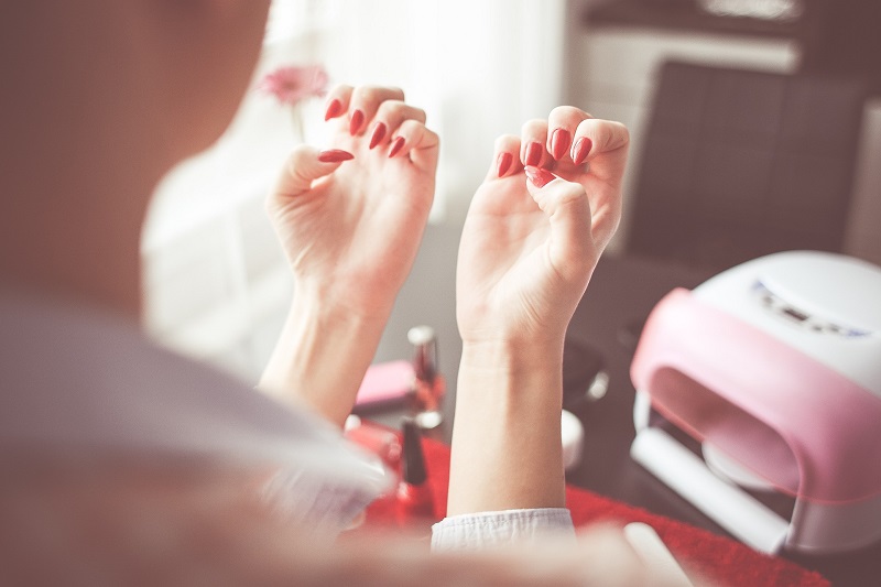 manicure slubny, zadbaj o swoje paznokcie przed slubem