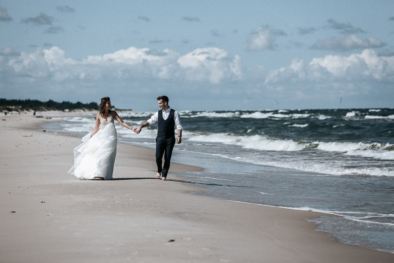 Teodor Klepczyński Fotografia ślubna sesja ślubna nad morzem sesja ślubna na plaży inspiracje porady 