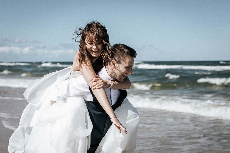 Teodor Klepczyński Fotografia ślubna sesja ślubna nad morzem sesja ślubna na plaży inspiracje porady 