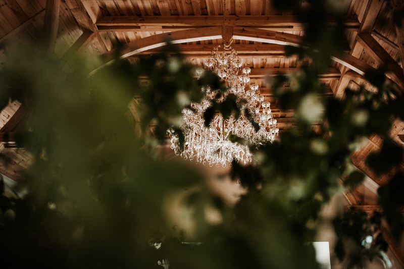 skansen bicz, stodoła z kryształowymi żyrandolami, miejce na wesele Wielkopolska