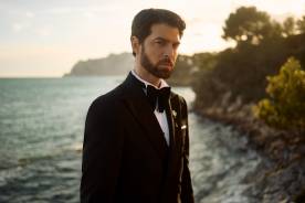 Czarny garnitur &ndash; dlaczego to fundament męskiej szafy?