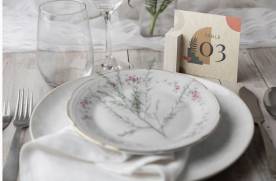 Czy ręcznie zdobiona porcelana sprawdza się jako prezent na wesele?