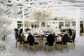 Krzesła na wesele &ndash; jak wybrać idealne siedziska dopasowane do stylu uroczystości