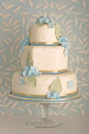 Niebieski tort weselny